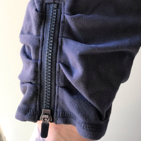 Lululemon gray ruched crop leggings - Picture 6 of 6